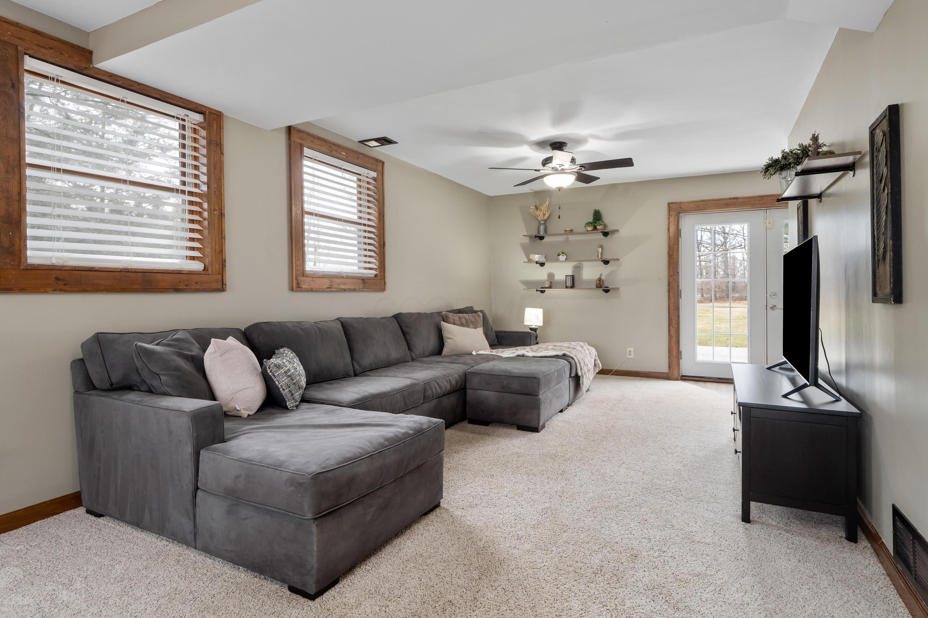 385 North Old State Road Delaware, OH 43015 - Photo 13 of 45 Living Room 14'5" x 16'10 ( + - )