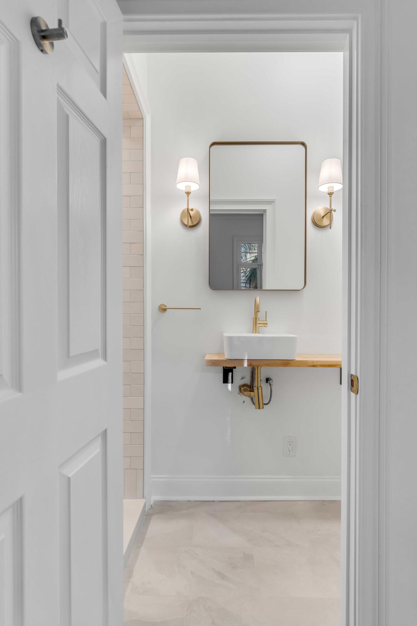 86 Beaufain Street, Unit A Charleston, SC 29401 - Photo 19 of 27 DSC07992