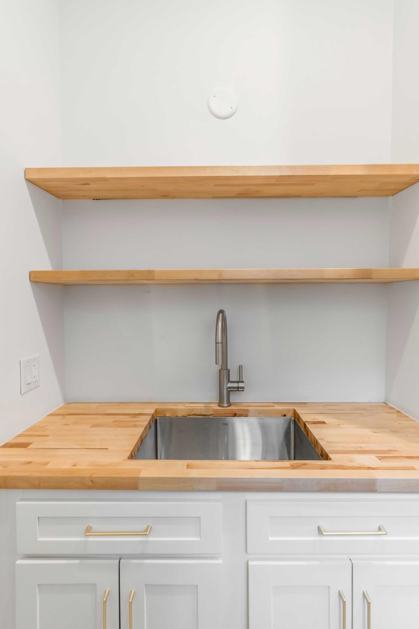 86 Beaufain Street, Unit A Charleston, SC 29401 - Photo 22 of 27 DSC08062