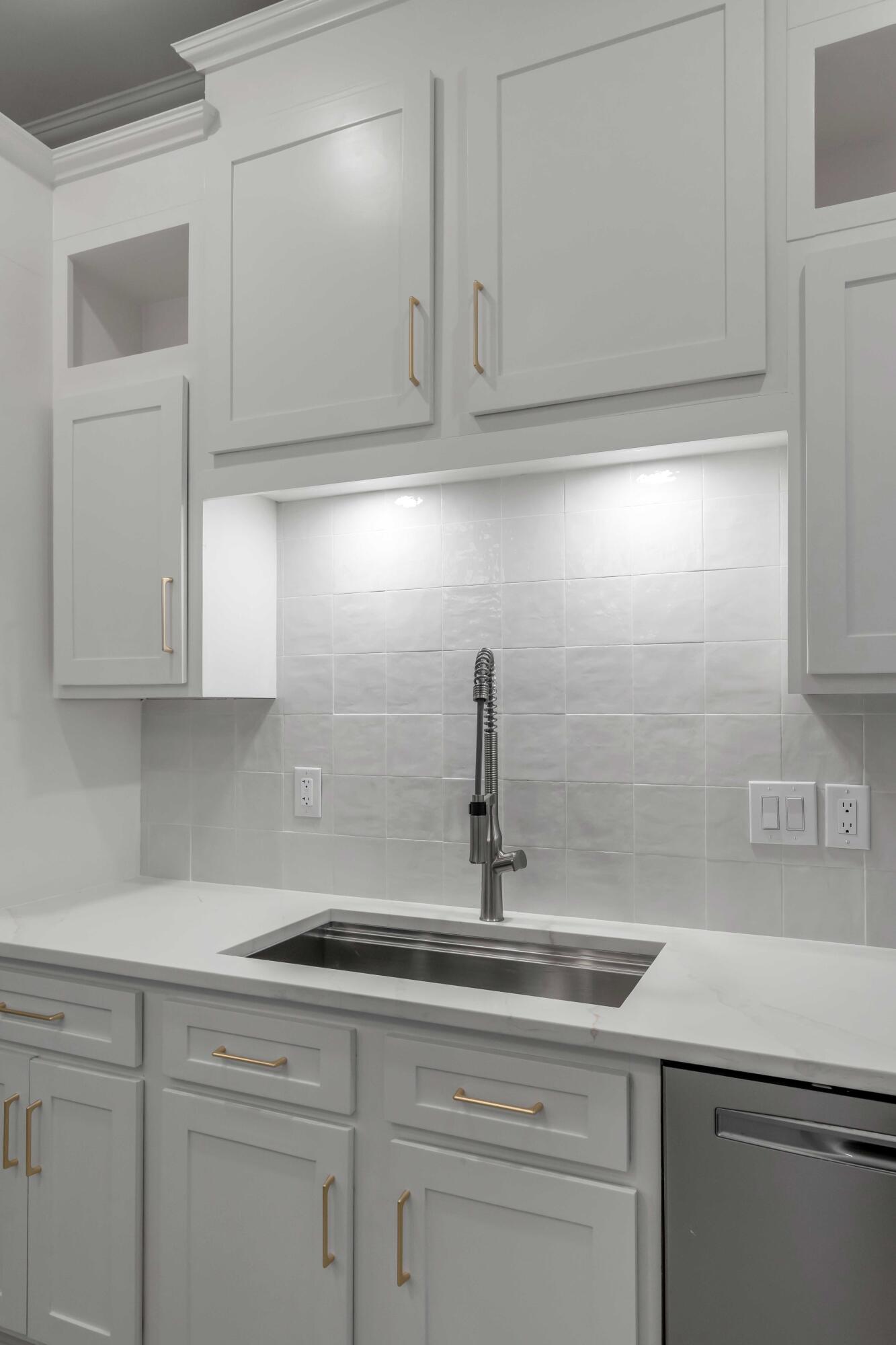 86 Beaufain Street, Unit A Charleston, SC 29401 - Photo 6 of 27 DSC08076