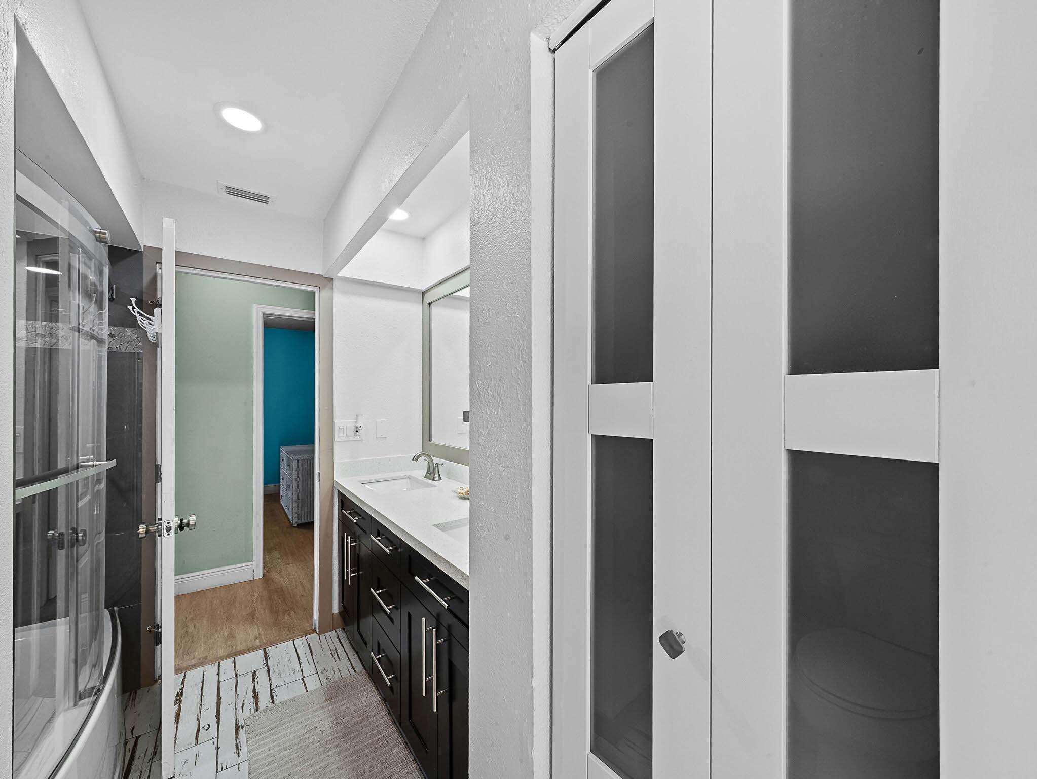 12152 188th Street North Jupiter, FL 33478 - Photo 46 of 76 22 Cabana bath (2)