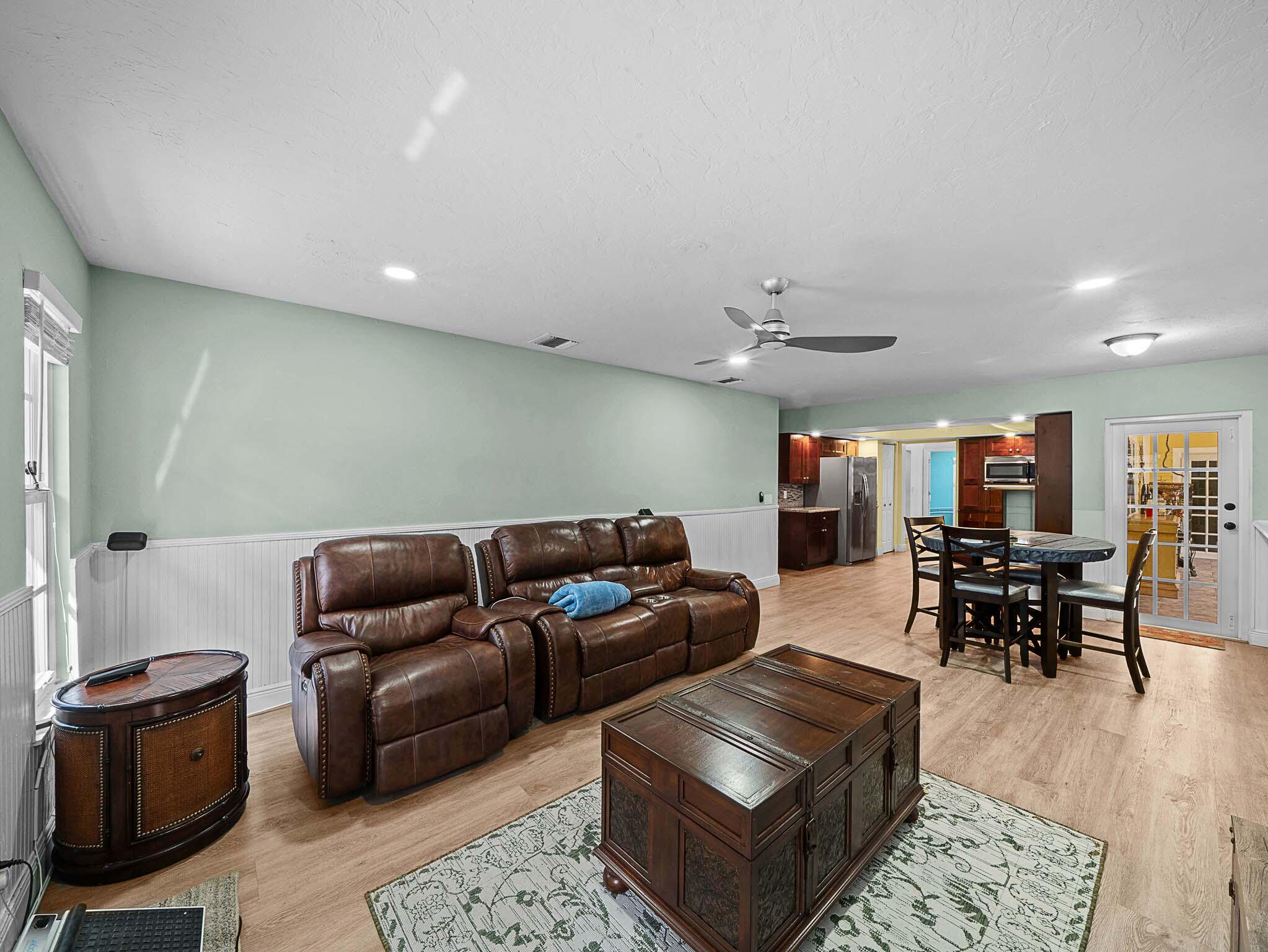 12152 188th Street North Jupiter, FL 33478 - Photo 50 of 76 24 Family Area (2)