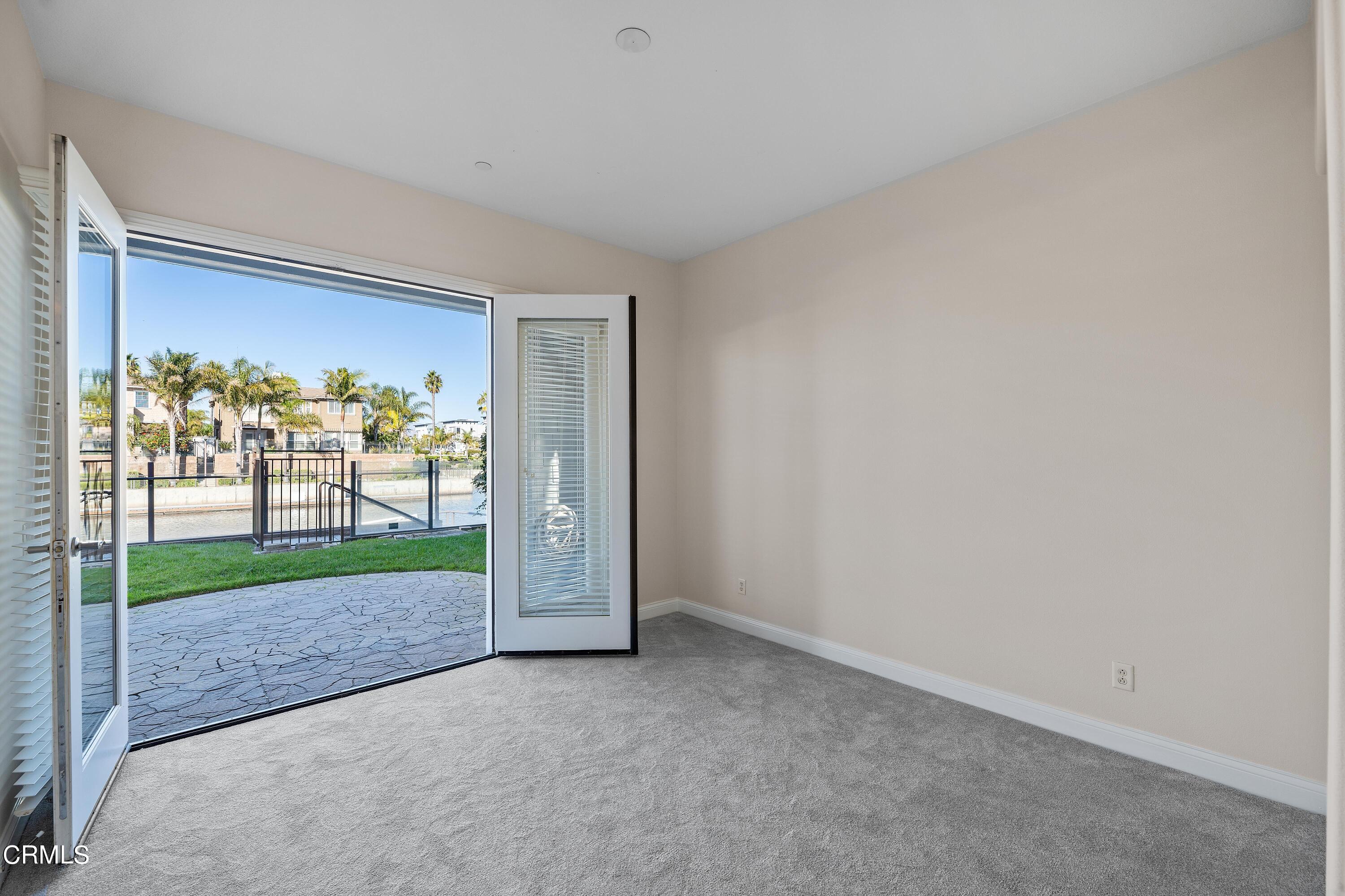 3957 West Hemlock Street Oxnard, CA 93035 - Photo 28 of 46 a view of an empty room and a window
