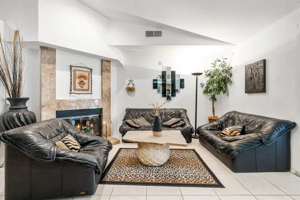 $3,500 | 75355 Santa Fe Trail, Palm Desert, CA 92211