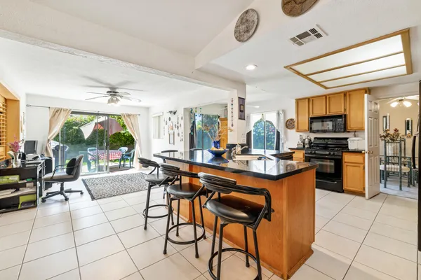 $3,500 | 75355 Santa Fe Trail, Palm Desert, CA 92211