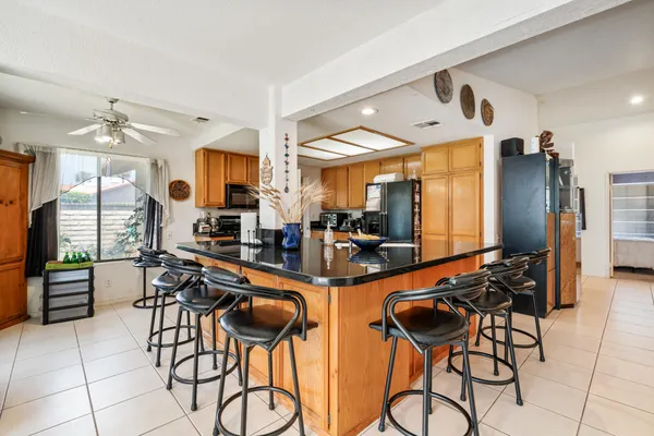 $3,500 | 75355 Santa Fe Trail, Palm Desert, CA 92211