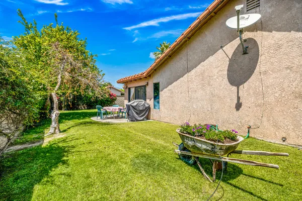 $3,500 | 75355 Santa Fe Trail, Palm Desert, CA 92211