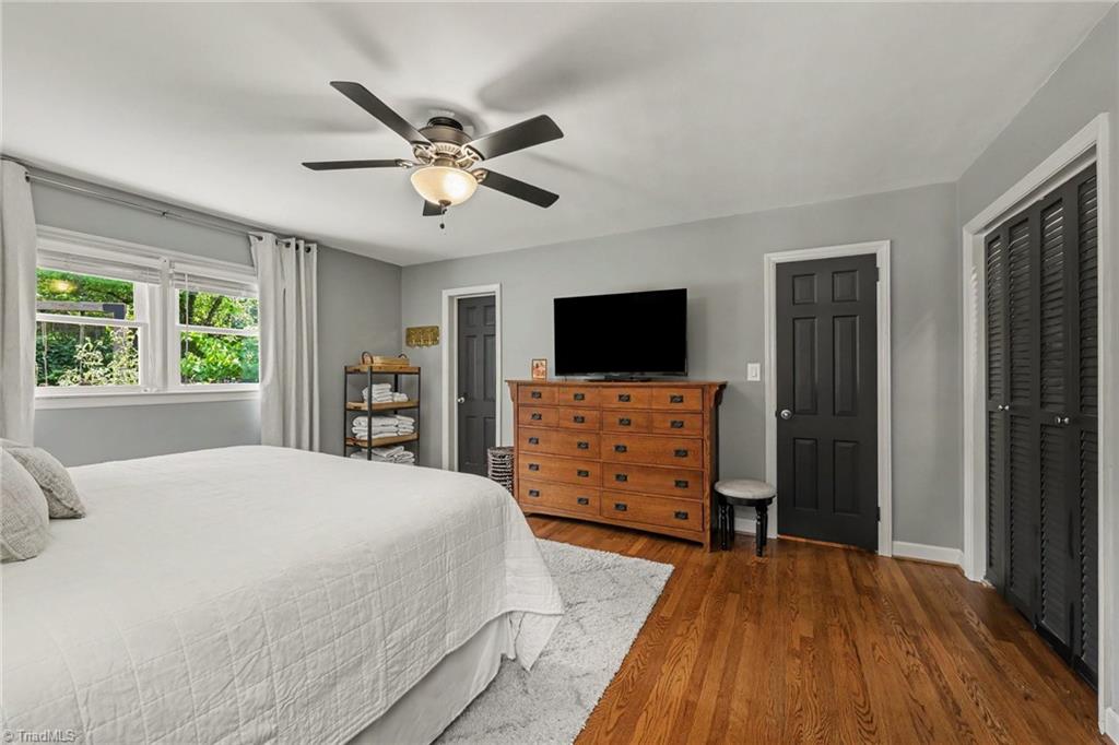 950 Croyden Street High Point, NC 27262 - Photo 28 of 47 PRIMARY BEDROOM