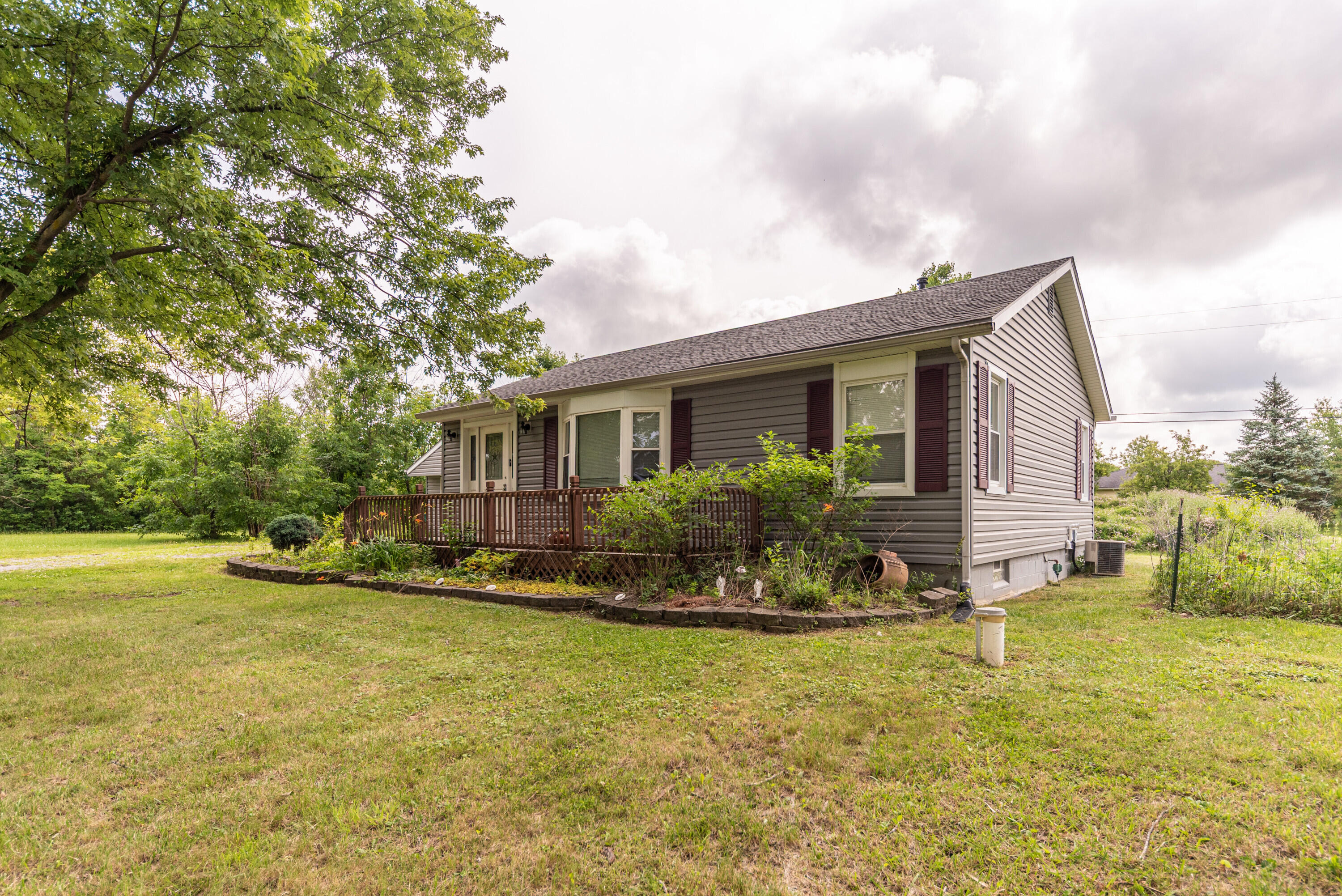 6637 Hitchingham Road Ypsilanti, MI 48197 - Photo 3 of 21 002_14