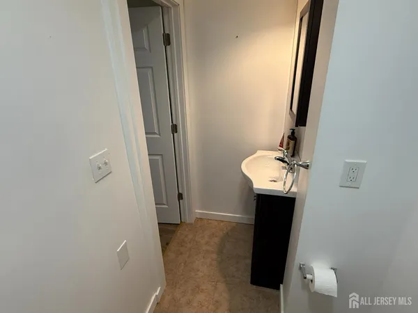 $1,450 | 69 West Somerset Street, Unit D, Raritan, NJ 08869