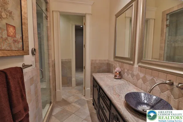 $5,750,000 | 5044 Vera Cruz Road, Center Valley, PA 18034