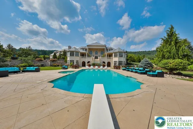 $5,750,000 | 5044 Vera Cruz Road, Center Valley, PA 18034