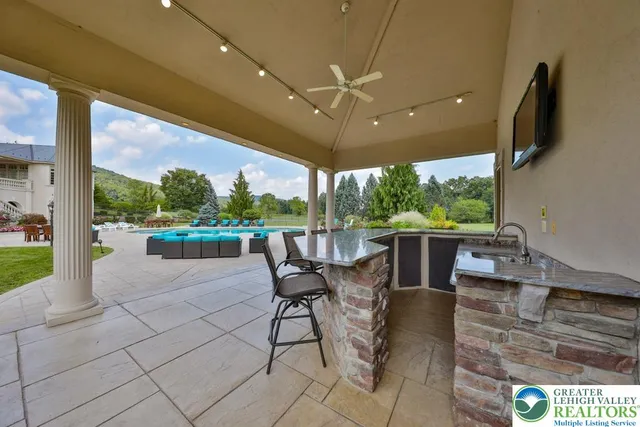 $5,750,000 | 5044 Vera Cruz Road, Center Valley, PA 18034