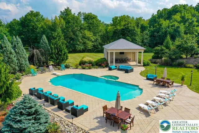 $5,750,000 | 5044 Vera Cruz Road, Center Valley, PA 18034
