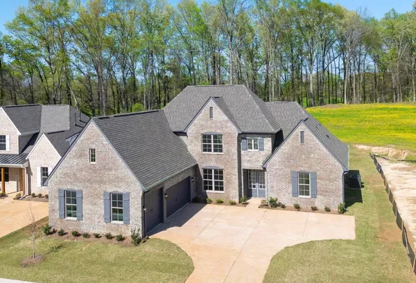 $599,900 | 10188 Kaitlynn Rose Drive South, Lakeland, TN 38002