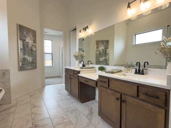 $599,900 | 10188 Kaitlynn Rose Drive South, Lakeland, TN 38002