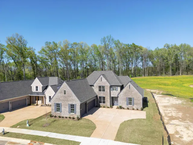 $599,900 | 10188 Kaitlynn Rose Drive South, Lakeland, TN 38002