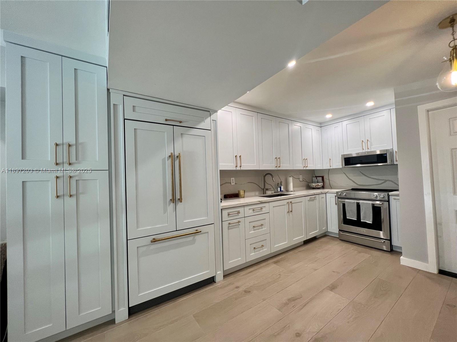 3220 West Trade Avenue, Unit III2 Miami, FL 33133 - Photo 2 of 14