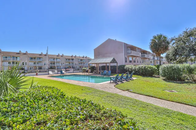 $189,900 | 4747 East NASA Parkway, Unit 110, Seabrook, TX 77586