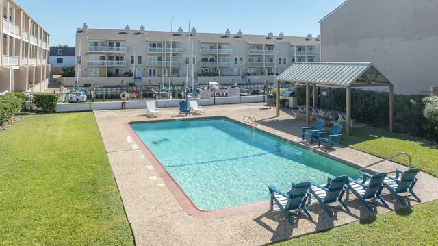 $189,900 | 4747 East NASA Parkway, Unit 110, Seabrook, TX 77586