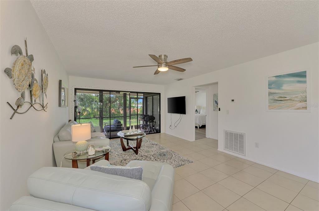 952 North Beneva Road, Unit V23 Sarasota, FL 34232 - Photo 14 of 46 Gallery Image 14