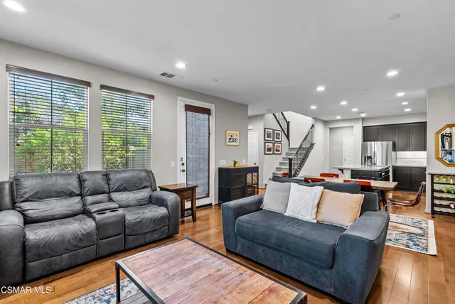 $785,000 | 6441 Summit Village Lane, Unit 3, Simi Valley, CA 93063