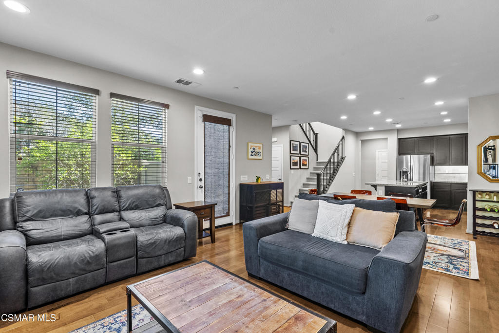 6441 Summit Village Lane, Unit 3 Simi Valley, CA 93063 - Photo 13 of 41