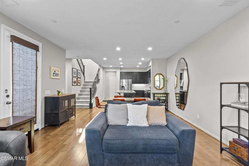 6441 Summit Village Lane, Unit 3 Simi Valley, CA 93063 - Photo 15 of 41