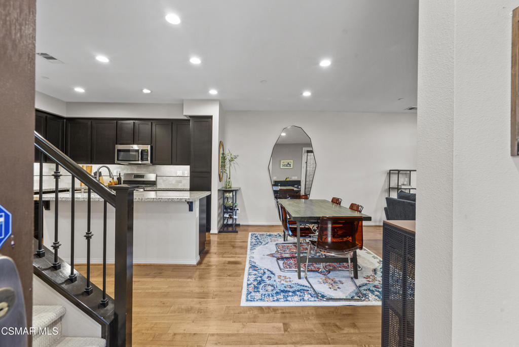 6441 Summit Village Lane, Unit 3 Simi Valley, CA 93063 - Photo 2 of 41