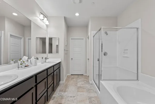 $785,000 | 6441 Summit Village Lane, Unit 3, Simi Valley, CA 93063