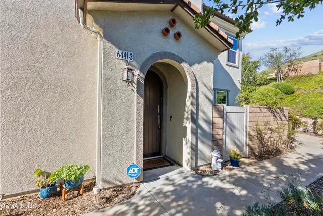 $785,000 | 6441 Summit Village Lane, Unit 3, Simi Valley, CA 93063