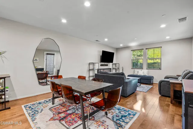 $785,000 | 6441 Summit Village Lane, Unit 3, Simi Valley, CA 93063