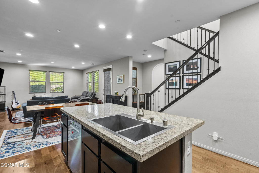 6441 Summit Village Lane, Unit 3 Simi Valley, CA 93063 - Photo 8 of 41