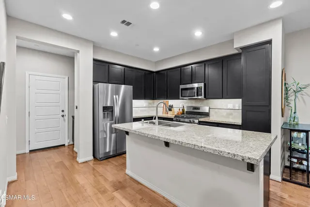 $785,000 | 6441 Summit Village Lane, Unit 3, Simi Valley, CA 93063