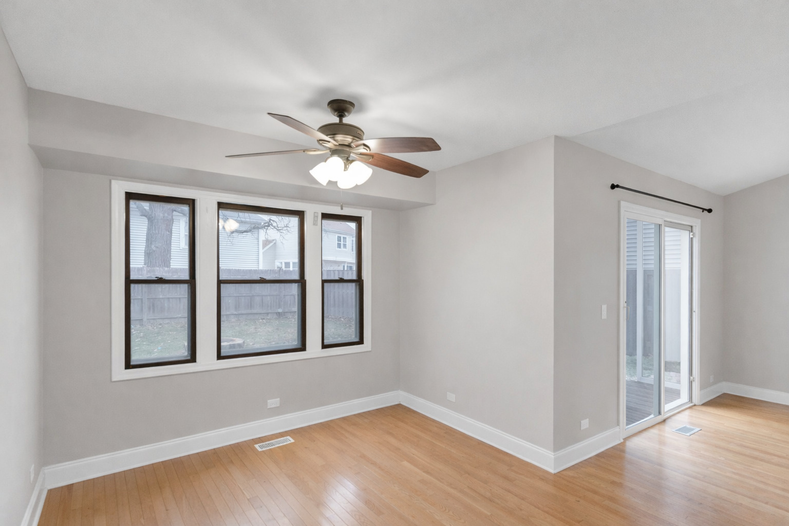 62 Washington Avenue Streamwood, IL 60107 - Photo 7 of 25