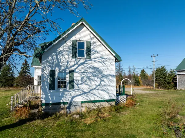 $290,000 | 72 Old Us Route, Jonesboro, ME 04648
