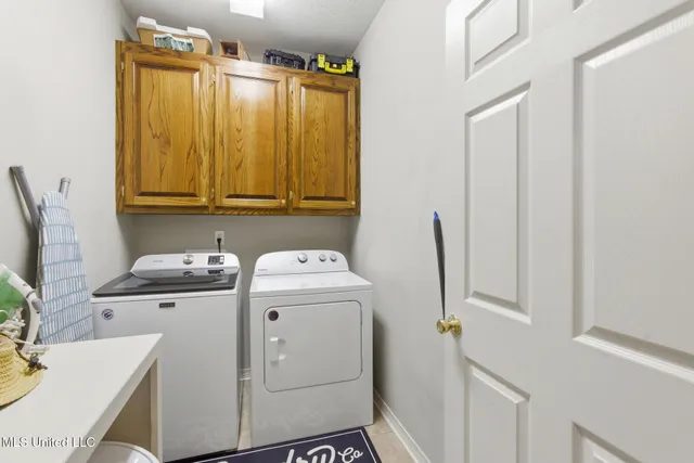 $279,900 | 1012 8 Point Drive, Summit, MS 39666