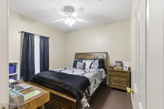 $279,900 | 1012 8 Point Drive, Summit, MS 39666