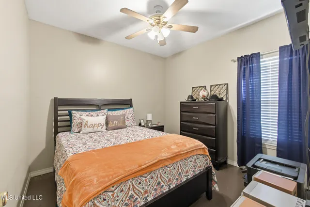 $279,900 | 1012 8 Point Drive, Summit, MS 39666