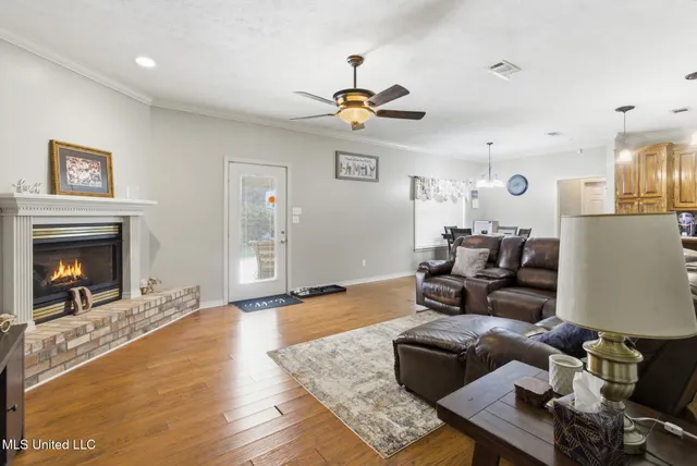 $279,900 | 1012 8 Point Drive, Summit, MS 39666