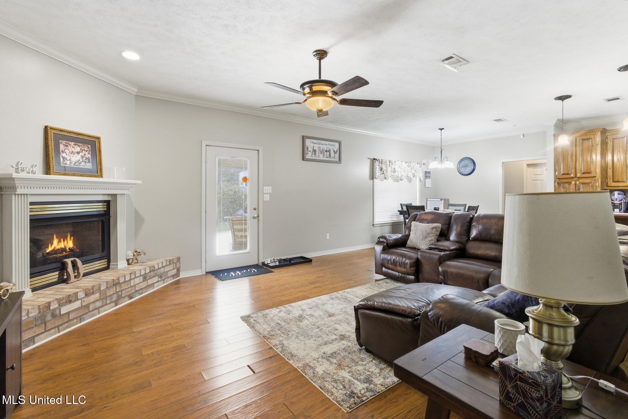 1012 8 Point Drive Summit, MS 39666 - Photo 8 of 27 IMG_0808