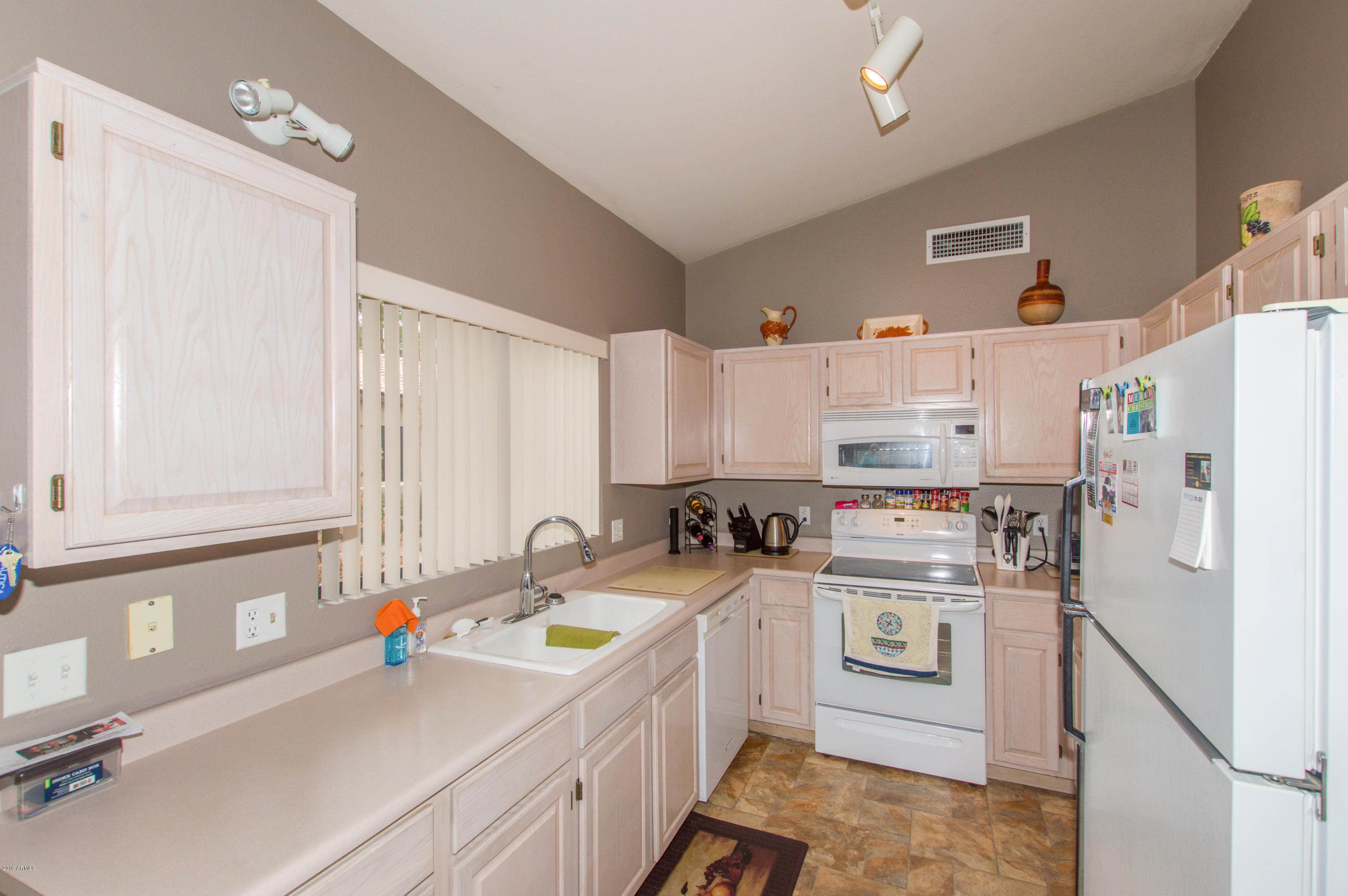 14300 West Bell Road, Unit 393 Surprise, AZ 85374 - Photo 5 of 24 05 Kitchen