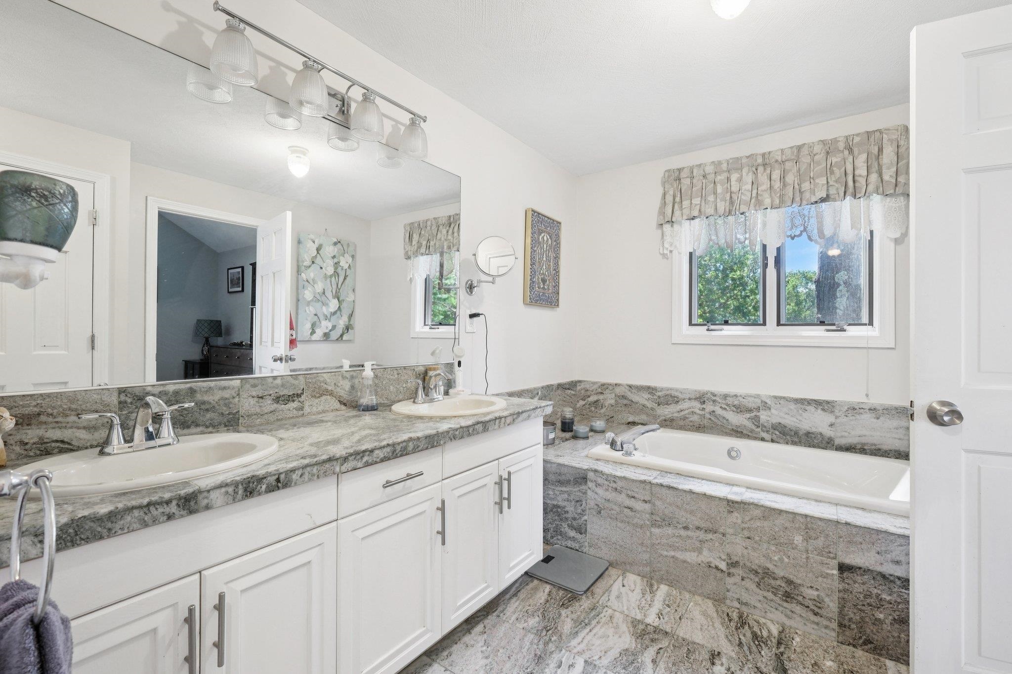 317 Fox Run Road Hudson, NH 03051 - Photo 21 of 37