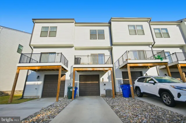 $473,500 | 715 Courier Lane, Frederick, MD 21701