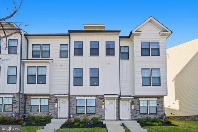 $473,500 | 715 Courier Lane, Frederick, MD 21701