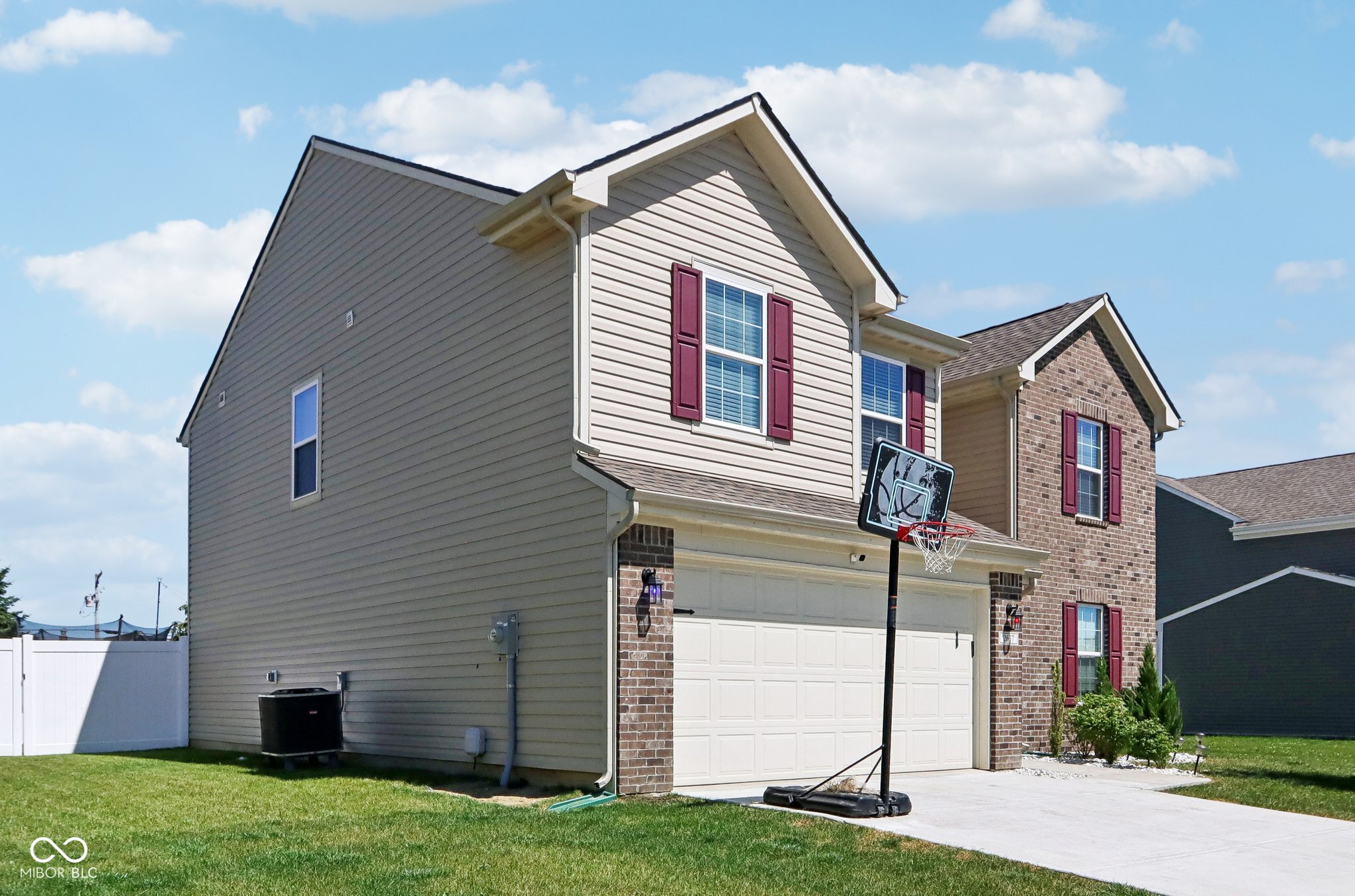 2637 Autumn Road Indianapolis, IN 46229 - Photo 3 of 38