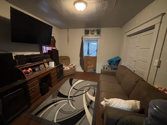 $80,000 | 1517 East Stockbridge Avenue, Kalamazoo, MI 49001