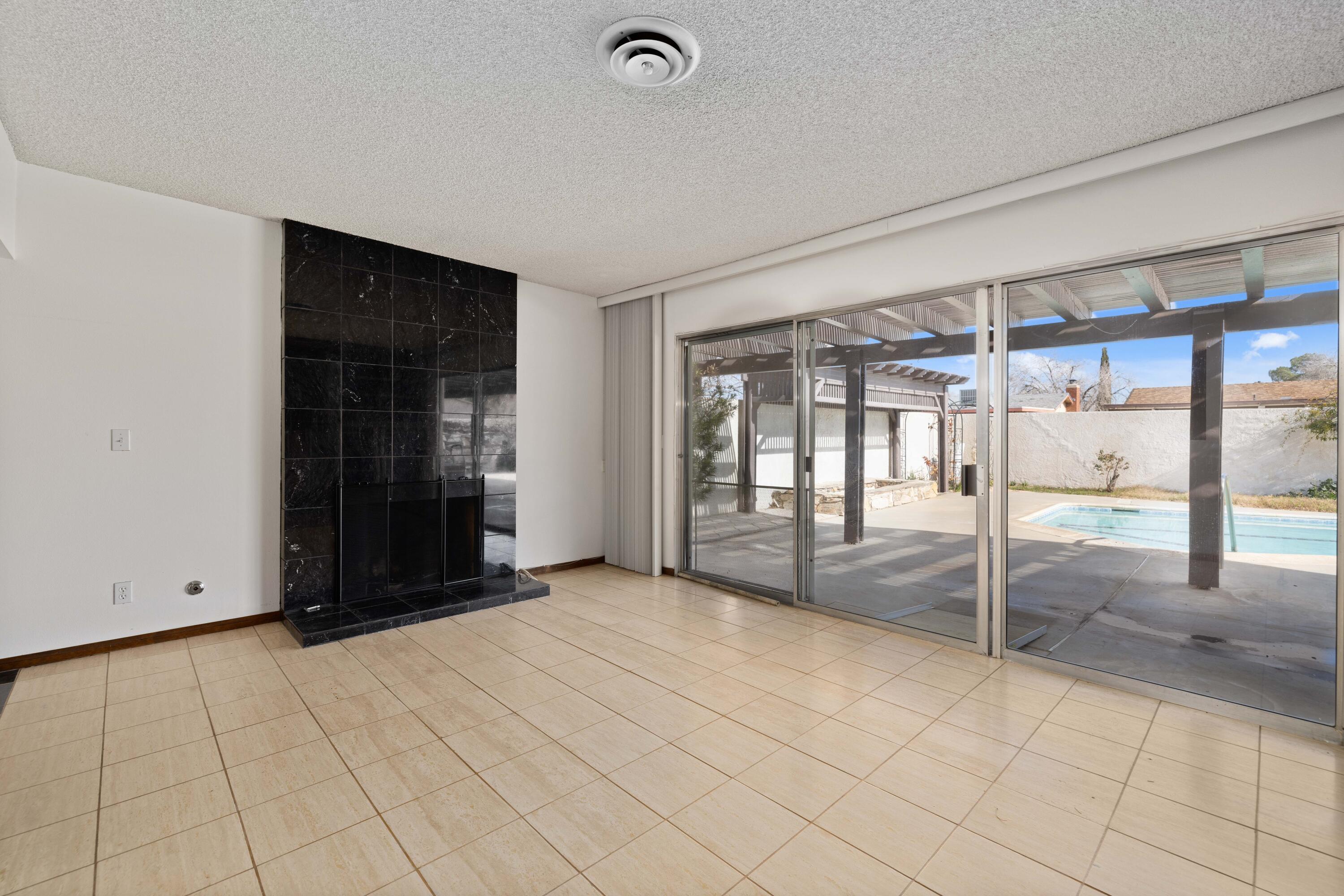 37800 Rudall Avenue Palmdale, CA 93550 - Photo 16 of 35 a view of an empty room with window