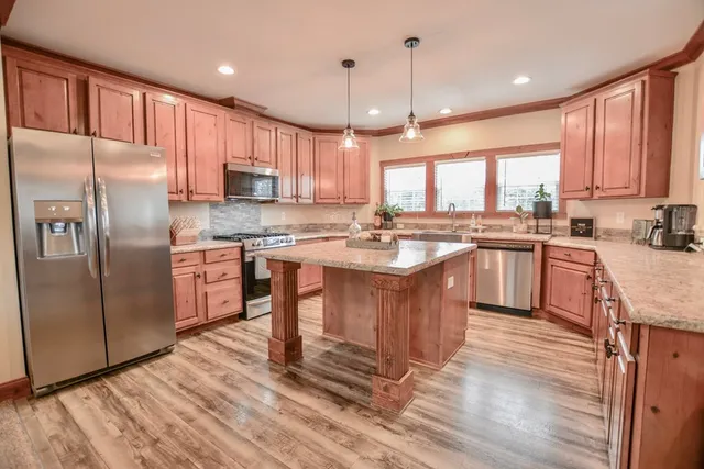 $365,000 | 976 Kc 476, Harper, TX 78631