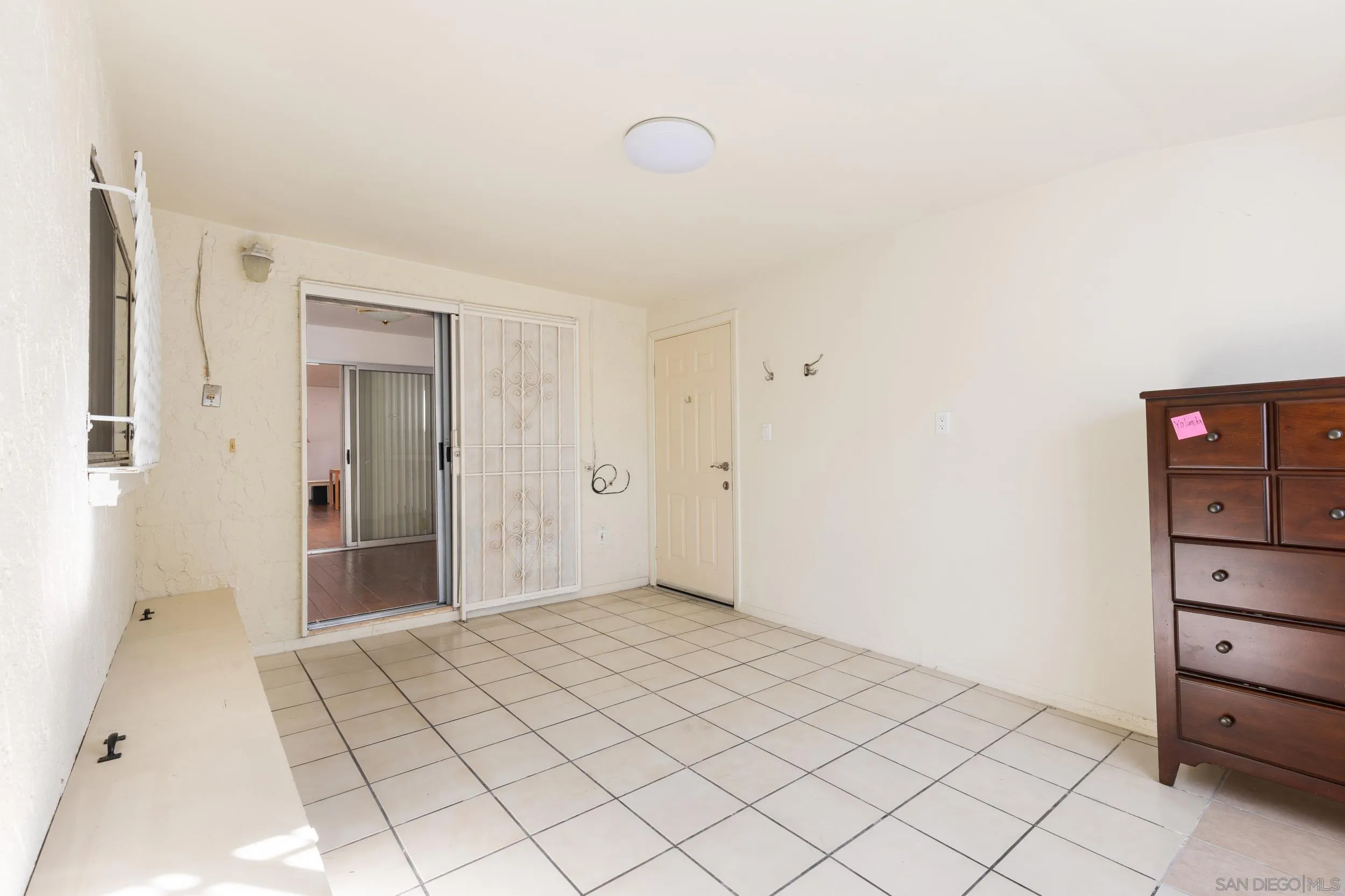 538 Paraiso Avenue Spring Valley, CA 91977 - Photo 10 of 17 a view of room with windows